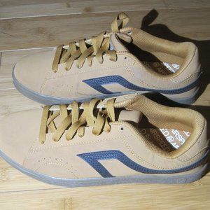 Air Speed shoes 11 mens Heritage Suede Athletic